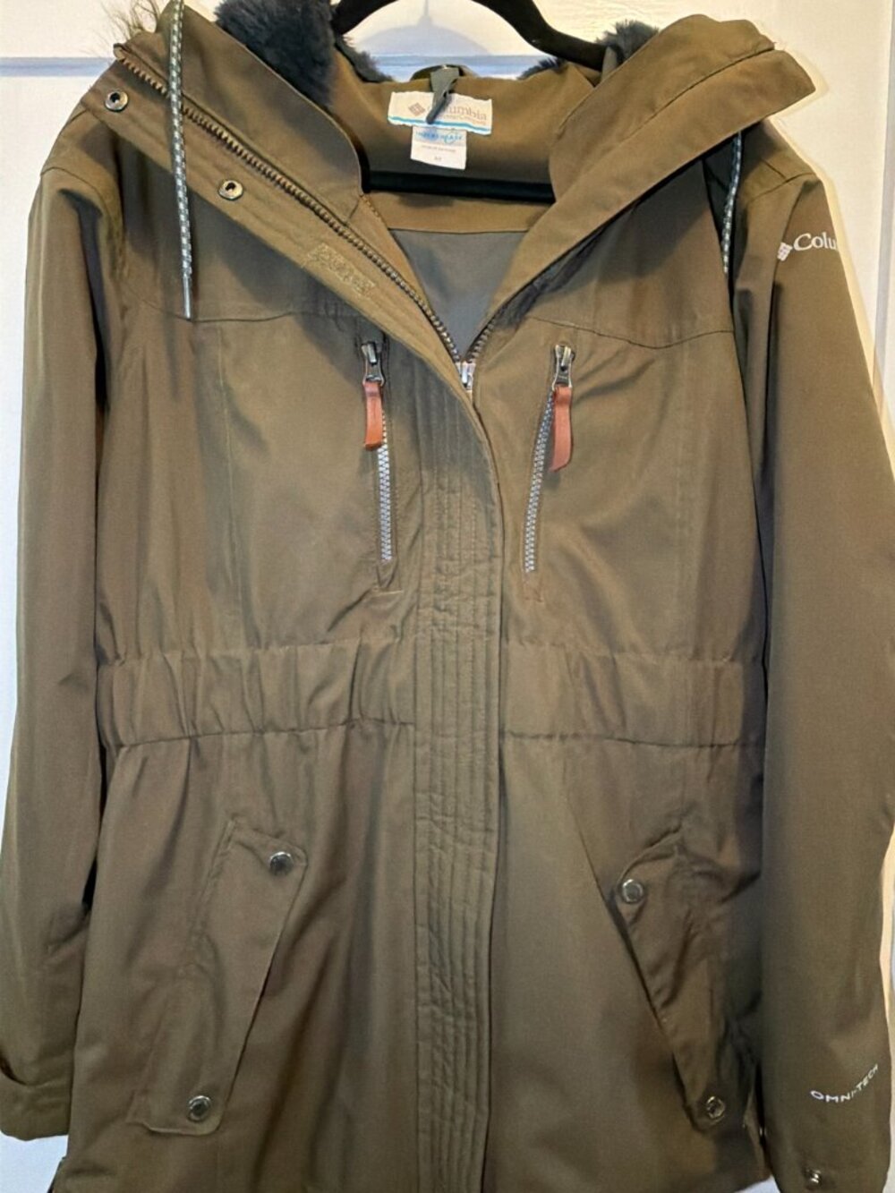 Columbia women’s 3-in-1 Interchange winter parka in olive/army green, M